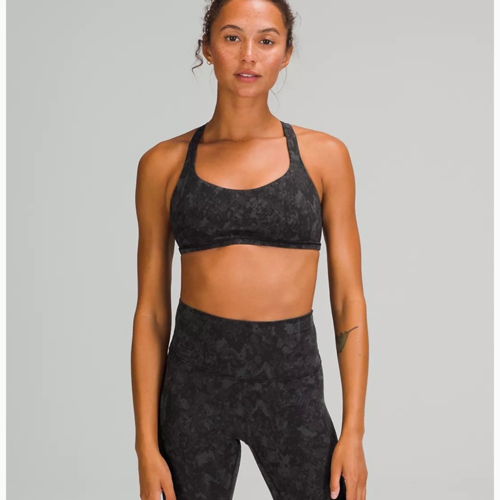 Lululemon Free to Be Wild- Light Support Sports Bra- Size 6